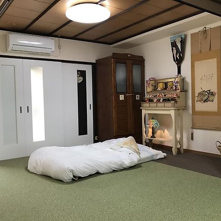 Guesthouse Siam Osaka Bagian luar foto