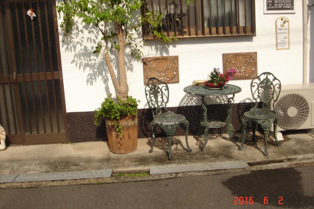 Guesthouse Siam Osaka Bagian luar foto