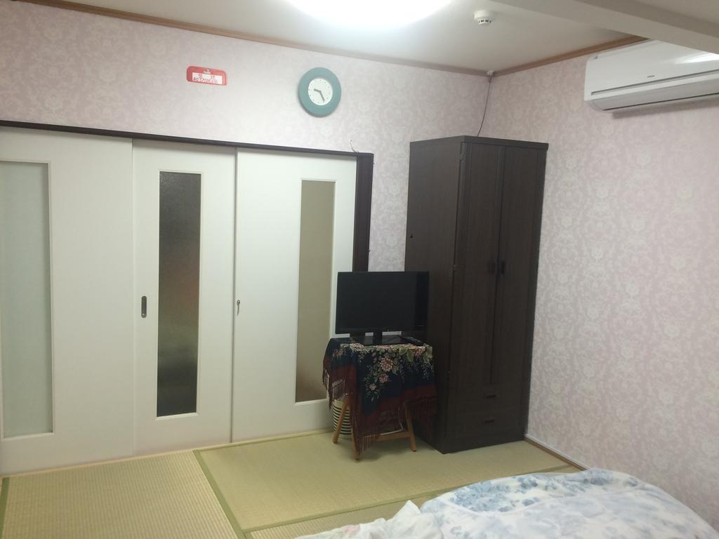 Guesthouse Siam Osaka Bagian luar foto